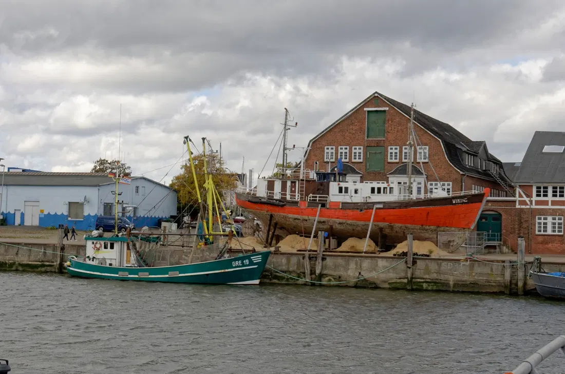 Kutter am Kai des Alten Fischereihafens in Cuxhaven